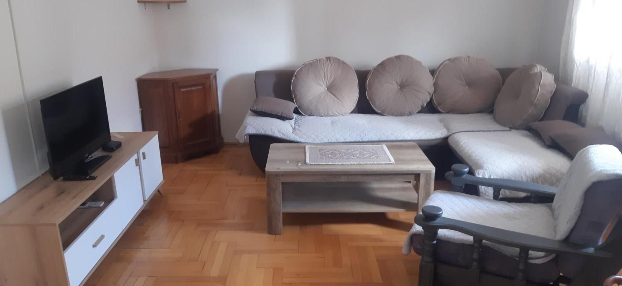 Porodicna Kuca Apartment *